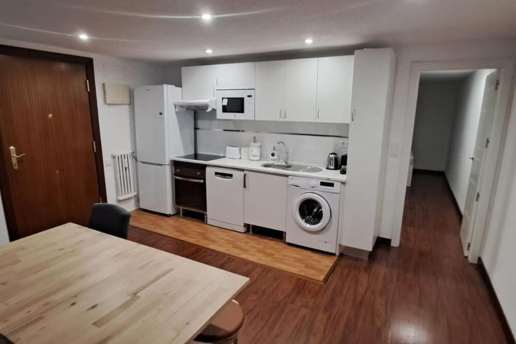 Piso Nuevo Centro Doctor Casal Apartment Овиедо Екстериор снимка